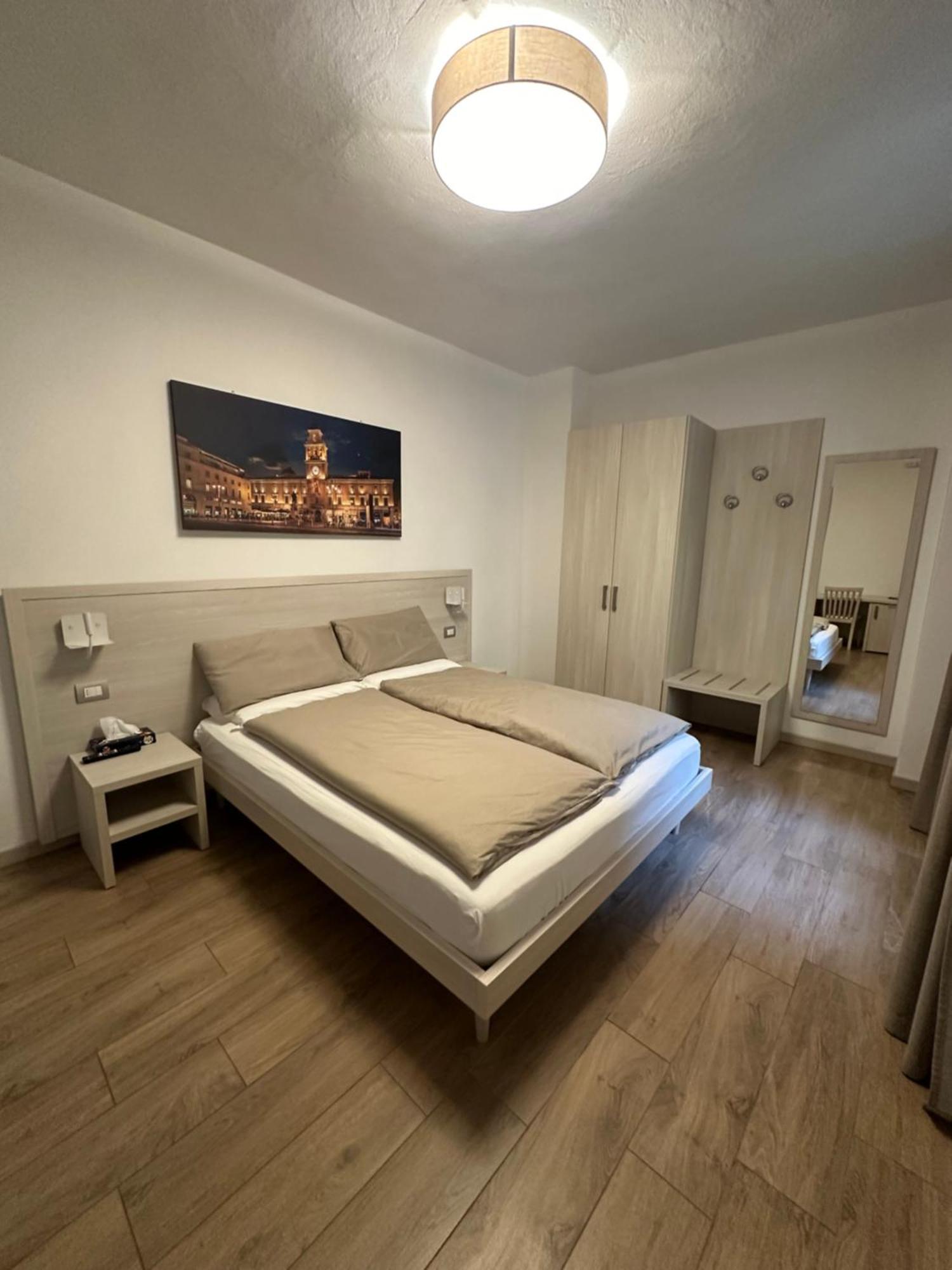 Hotel Residenza Pezzani Parma Exterior foto